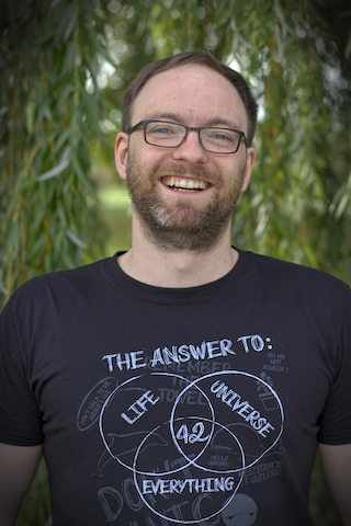 Hier ist ein Foto des Tutors Christian zu sehen.